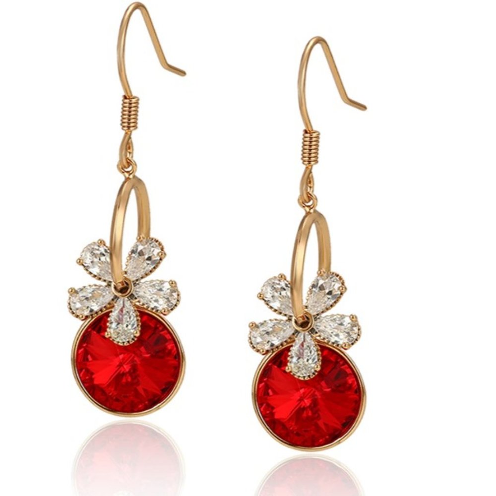 Earring, Daisy top Shape with Garnet (red) Crystal stone with Black velvet pouch